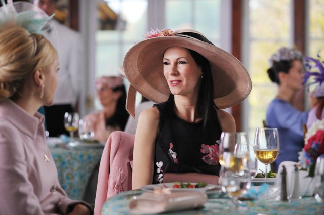 Jill Kargman as Jill in Odd Mom Out.