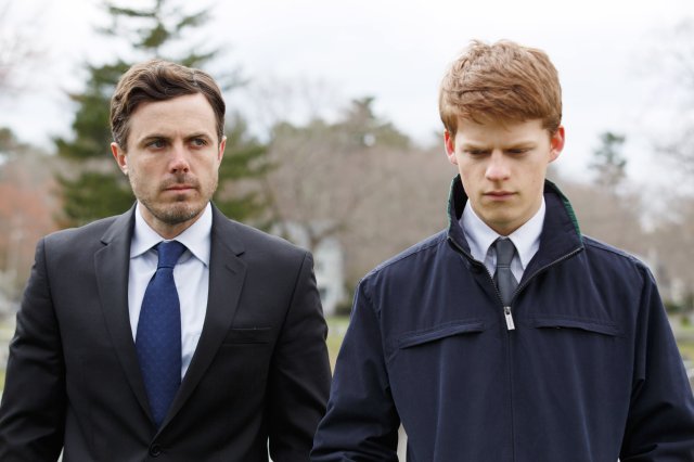 MANCHESTER BY THE SEA, from left, Casey Affleck, Lucas Hedges, 2016. ph: Claire Folger. © Roadside