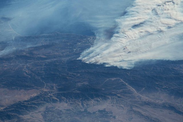 iss053e317751 (Dec. 6, 2017) --- Expedition 53 Commander Randy Bresnik aboard the International Space Station took this photo of the California wildfires in the Los Angeles on Dec. 6, 2017.