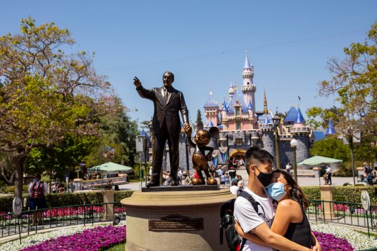 Scenes from visitors returning to Disneyland, at 25% capacity