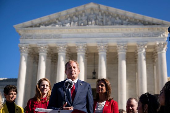 U.S. Supreme Court Hears Expedited Challenges Over Texas Abortion Ban